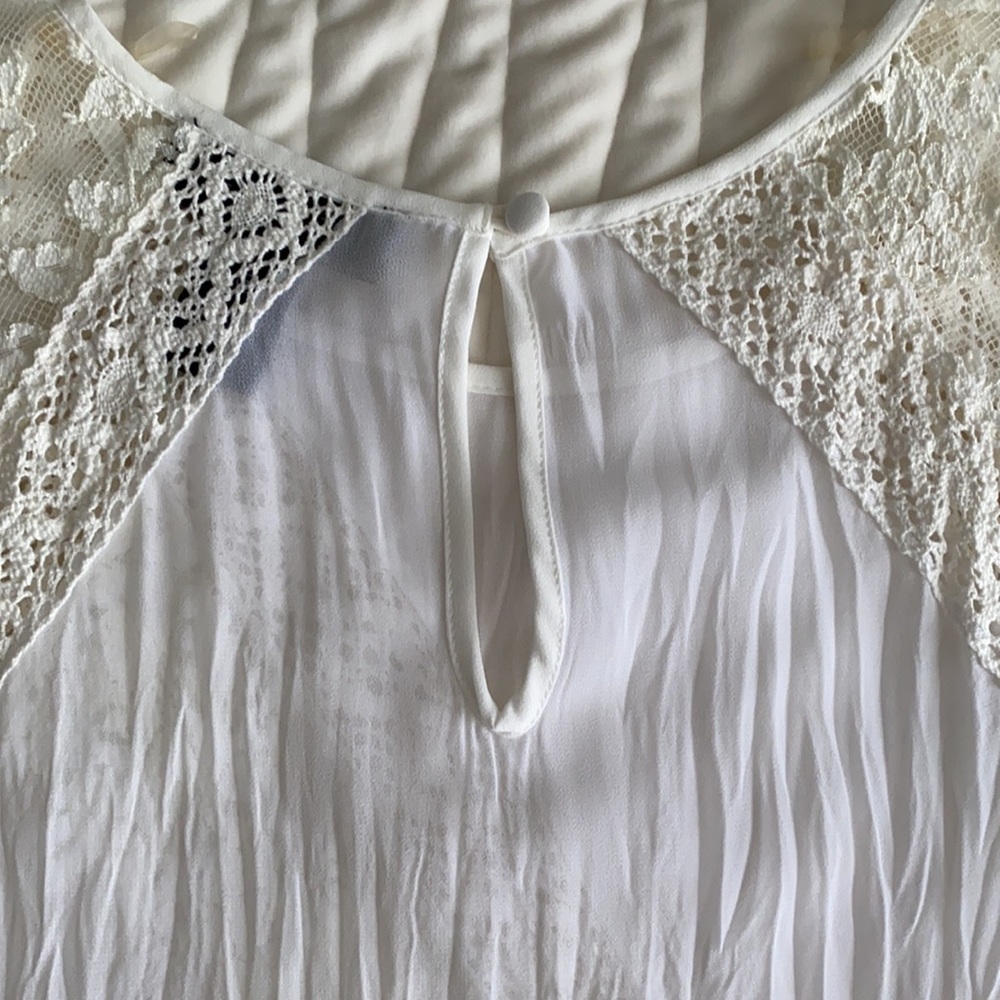 Karen Kane White Lace Top Size Small - Picture 9 of 10